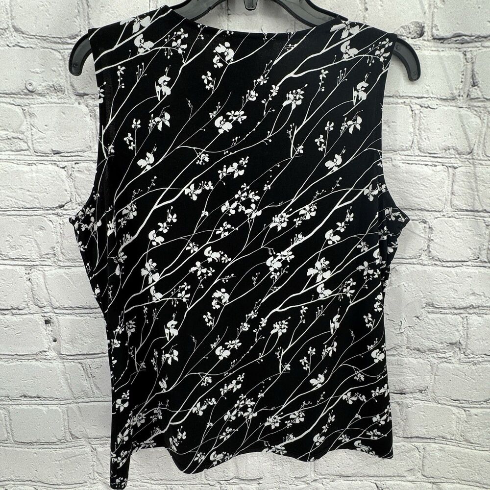 White House Black Market WHBM Top Women's S Black White Floral Blouse Sleeveless - Picture 2 of 8